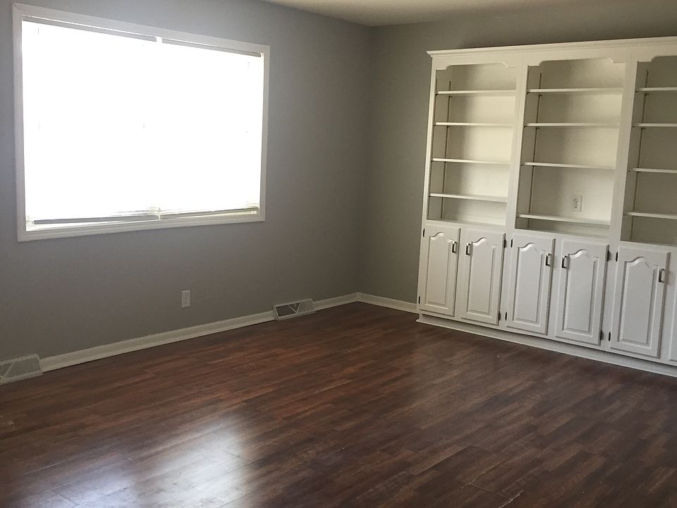 Living room built ins 