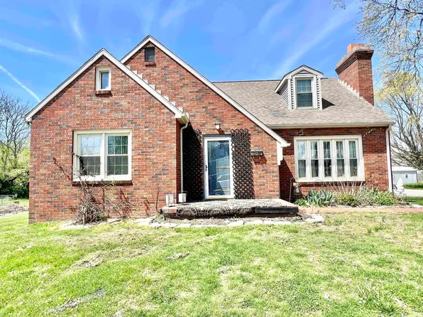 111 S Gibson St, Oakland City, IN 47660