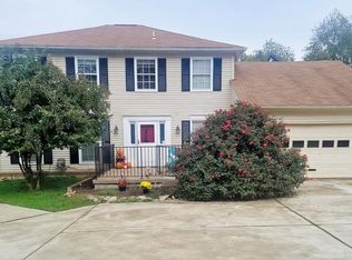 9991 Marian Dr, Manassas, VA 20111