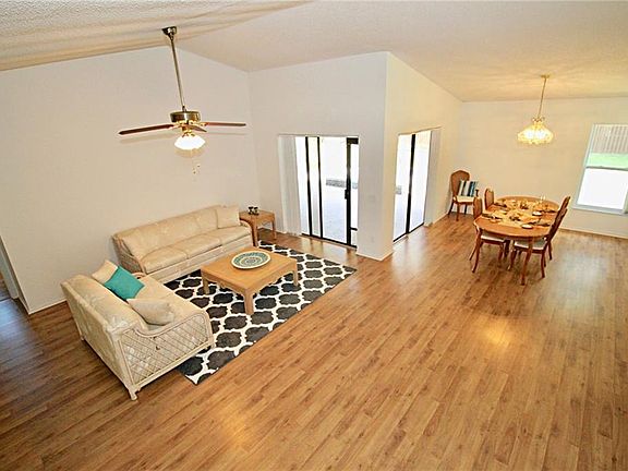 3rd image of 7619 Pinemount Dr