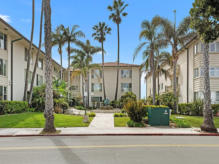 220 Coast Blvd #D — Photo 8