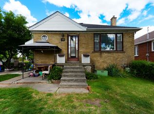 30 Silvercrest Ave, Toronto, ON M8W2S4