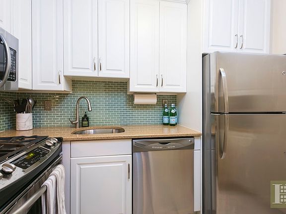 5th image of 420 E 72nd St APT 7E