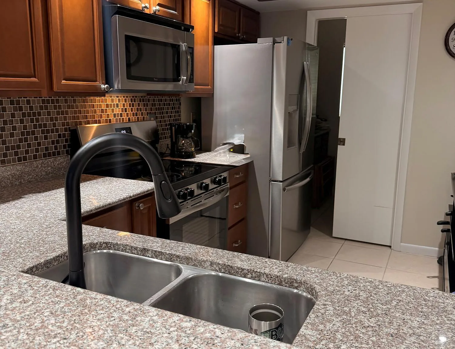 2 bed, 2.0 bath, 1307 sqft, $2,400 — Photo 4
