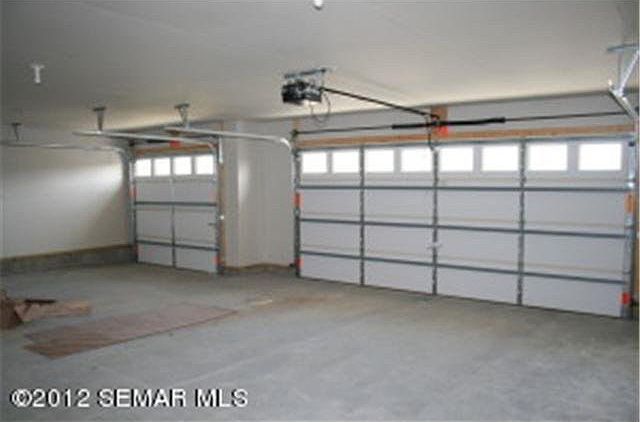 2nd image of 2528 Hawkridge Court SE
