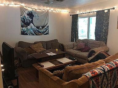 2nd image of 750 College Ave