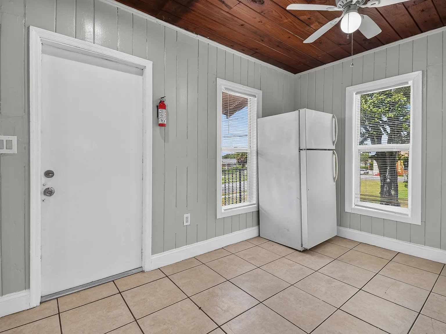 2 bed, 1.0 bath, 900 sqft, $1,695 — Photo 4