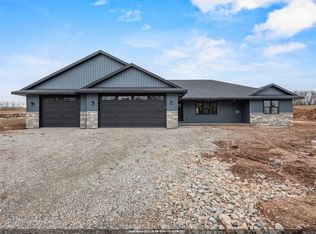 3382 Largo Ridge Ct, Green Bay, WI 54311