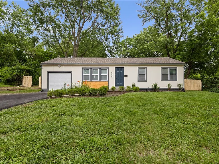 8007 Tennessee Ave — Photo 1