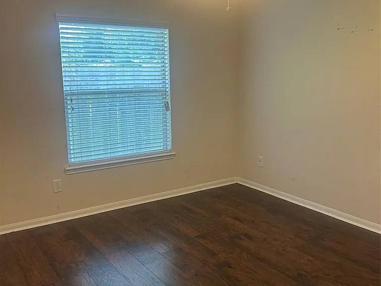8407 N Broadleaf Ave — Photo 19