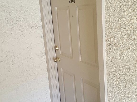 5th image of 770 W Summerland Ave APT 206