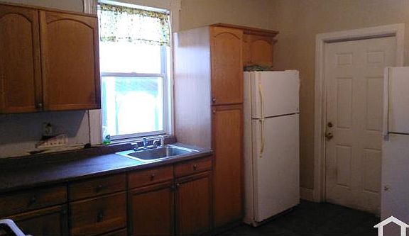 3rd image of 92 Peabody Pl Floor 1
