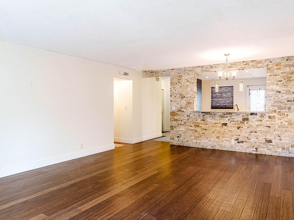 1st image of 900 NE 12th Ave APT 408
