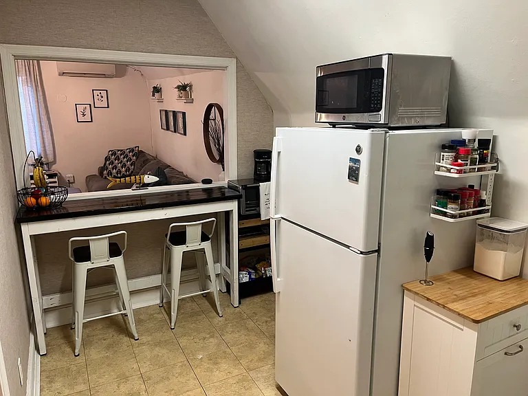 94 Martha Ct #6 — Photo 7