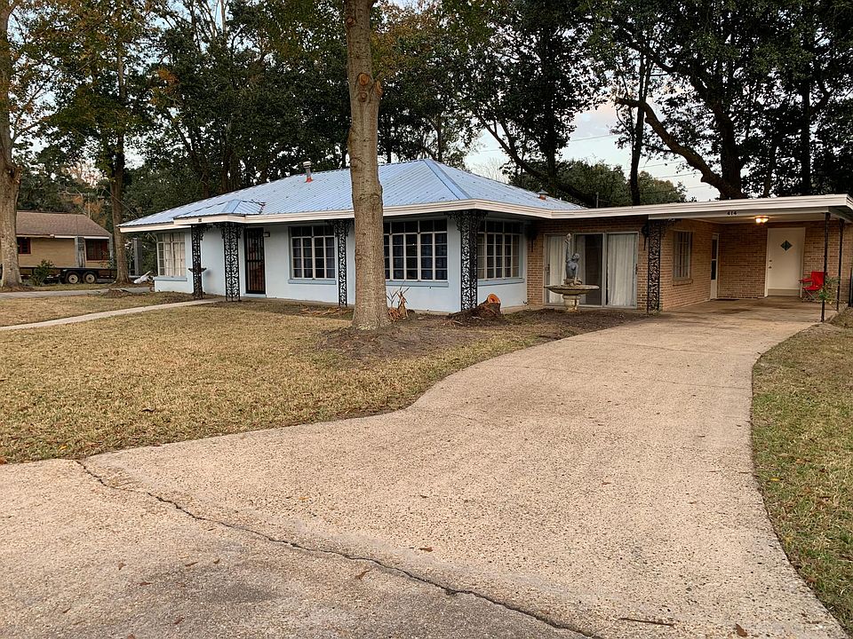 1st image of 414 Oakwood Dr