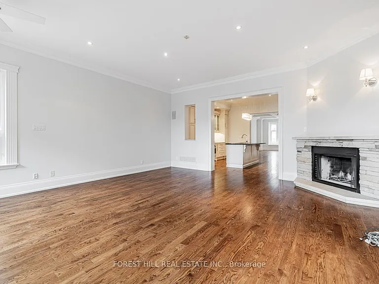 415 Deloraine Ave — Photo 17