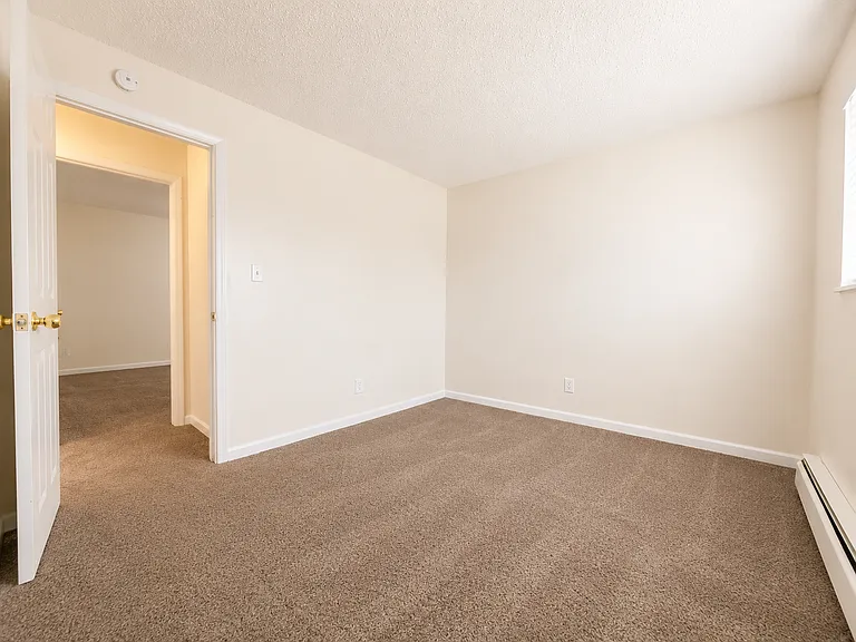 4240 Loomis Ave #4 — Photo 8