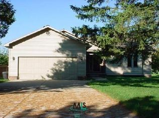 1077 Minnesota Dr, Troy, MI