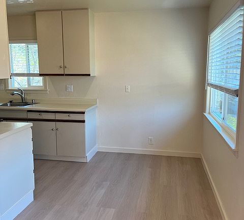 4th image of 7 Oak Tree Ln APT 2
