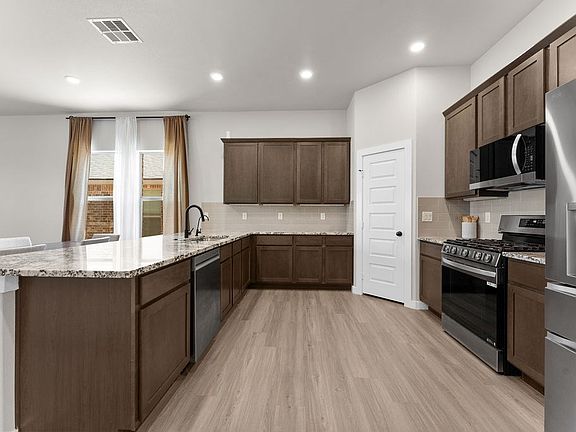 5th image of 5816 Pelican Dr