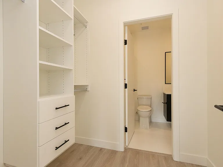 2635 King George Blvd #441 — Photo 13