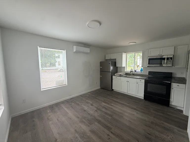 55 Brewster St #1 — Photo 12