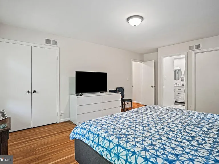 6117 Larstan Dr — Photo 17