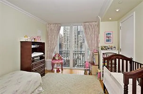 Sold by Douglas Elliman | media 10