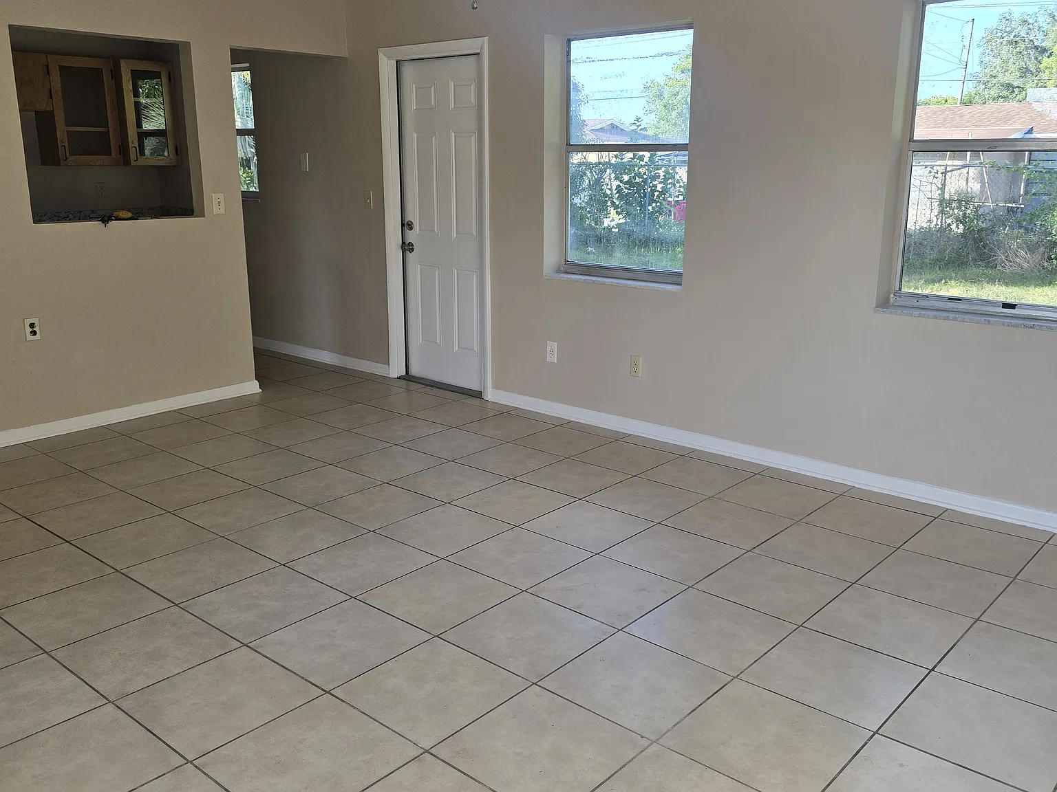 2 bed, 844 sqft, $1,195 — Photo 2