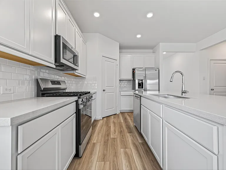 1110 Sky Rocket Ln — Photo 6