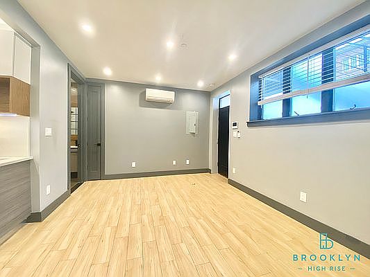 5th image of 316 Sumpter St #1F