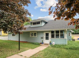 1722 Reaney Ave E, Saint Paul, MN 55106