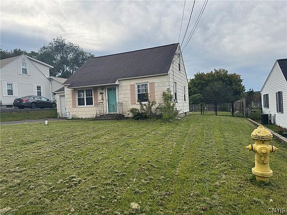 2nd image of 102 Clearview Dr