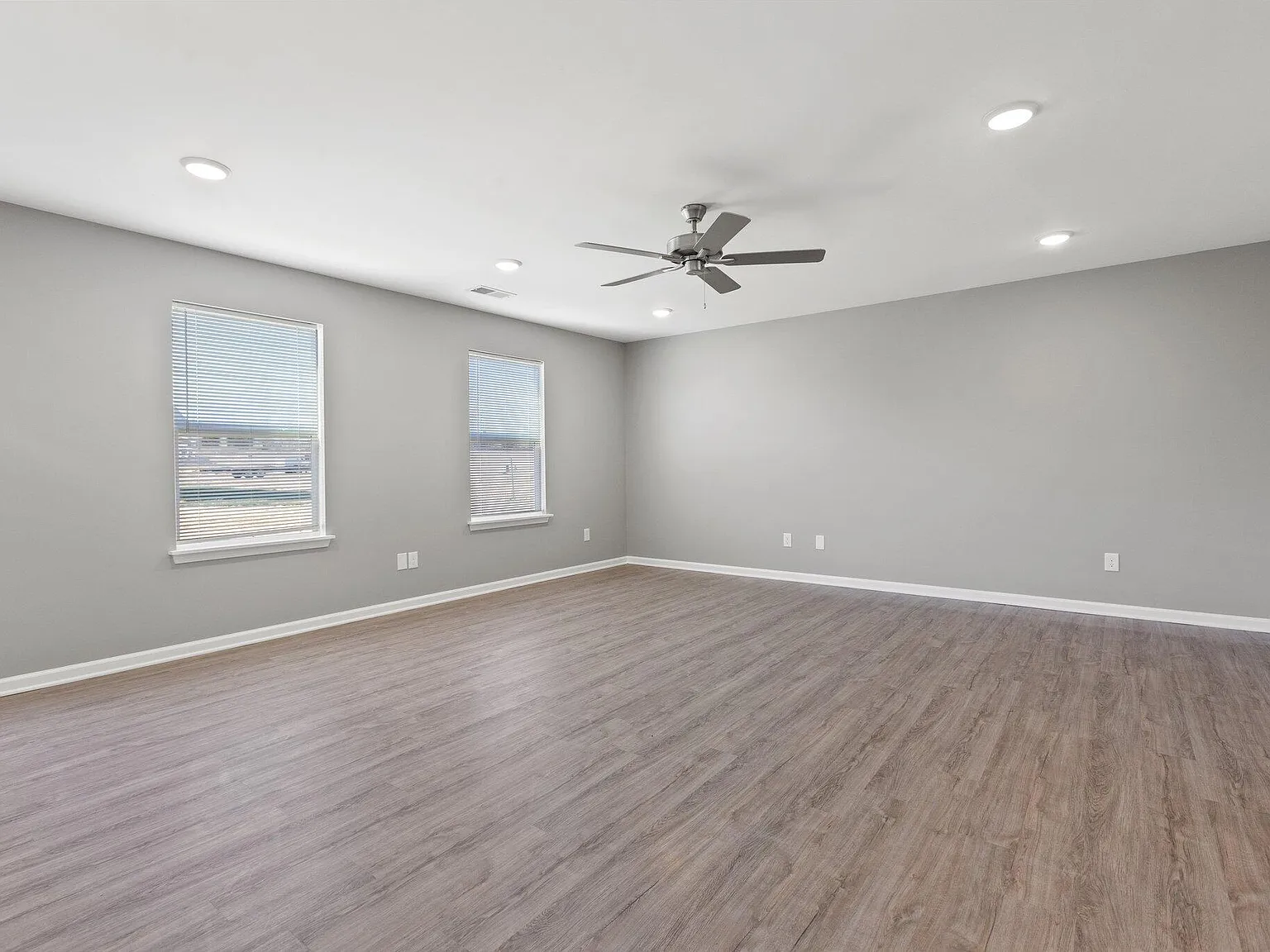 4 bed, 2.5 bath, $2,395 — Photo 4