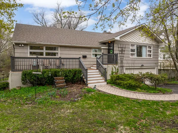 4624 Lee Ave, Downers Grove, IL 60515