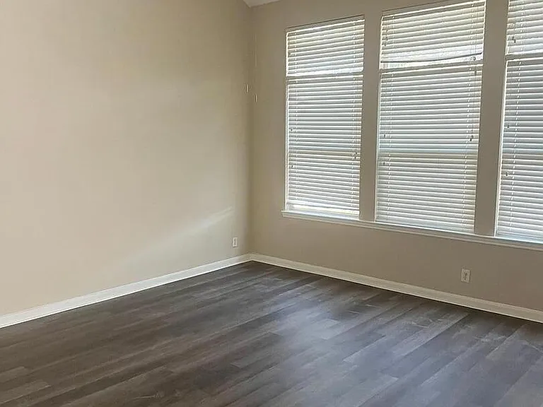 6035 Hart Fld — Photo 12