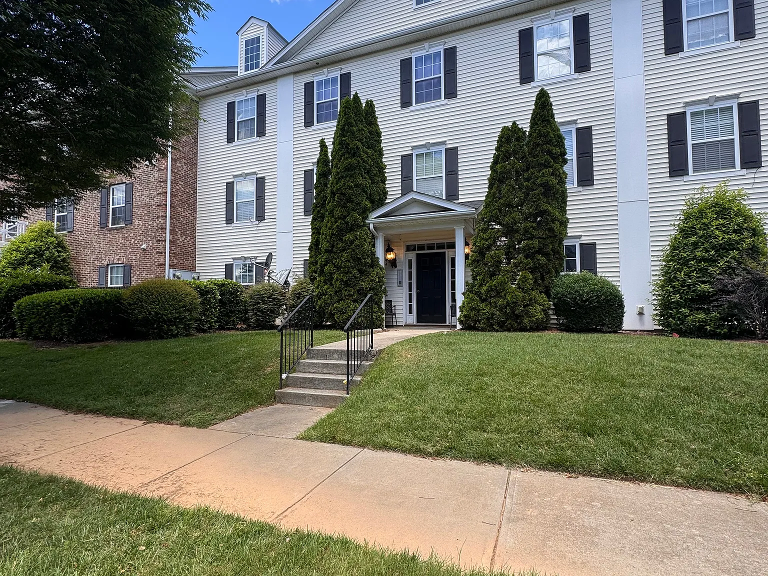2 bed, 993 sqft, $1,250 — Photo 2
