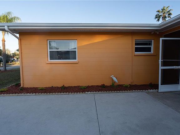3rd image of 5340 Woodvale Dr