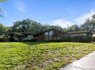 2035 Easthill Dr, Norton Shores, MI