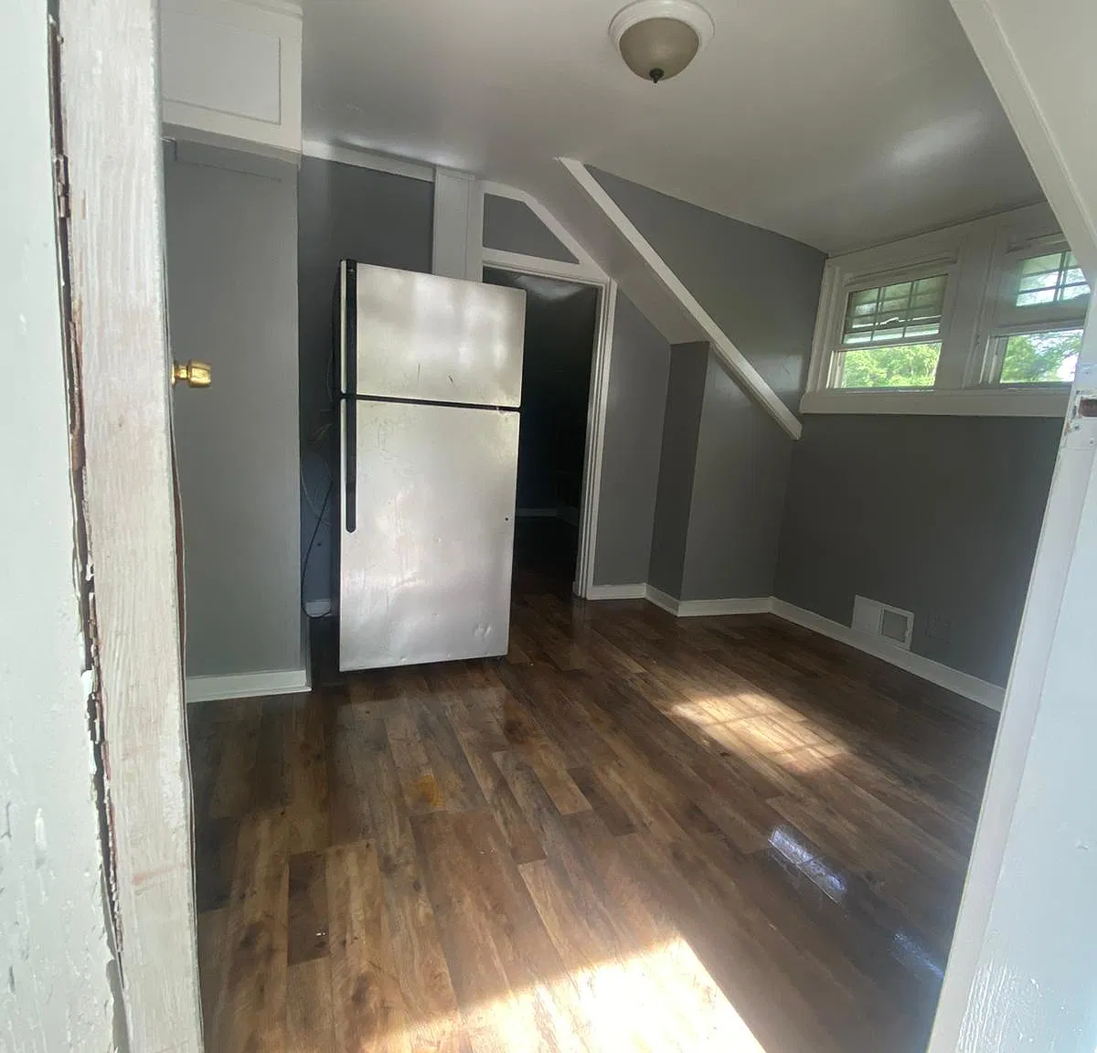 3 bed, 1.5 bath, 1300 sqft, $1,200 — Photo 3