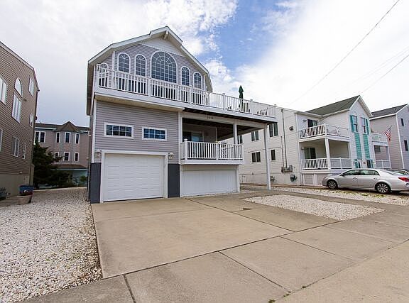 3rd image of 3010 Landis Ave