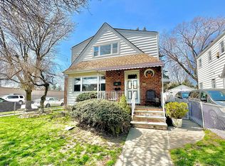63-20 136th St, Kew Gardens Hills, NY 11367