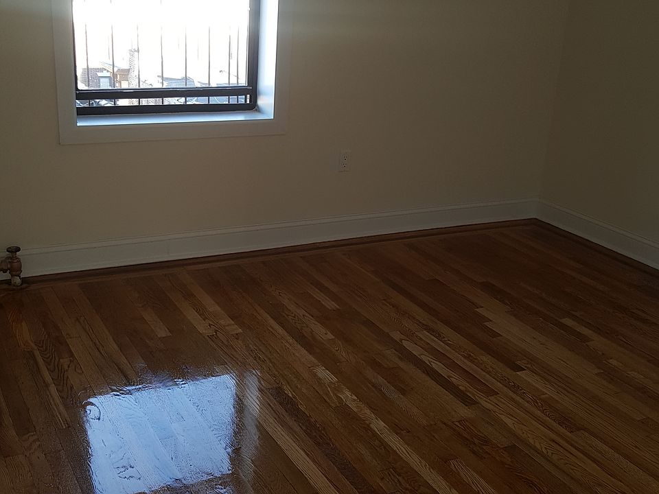 2nd image of 600 E 16th St