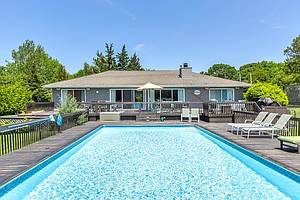 39 South Country Rd 