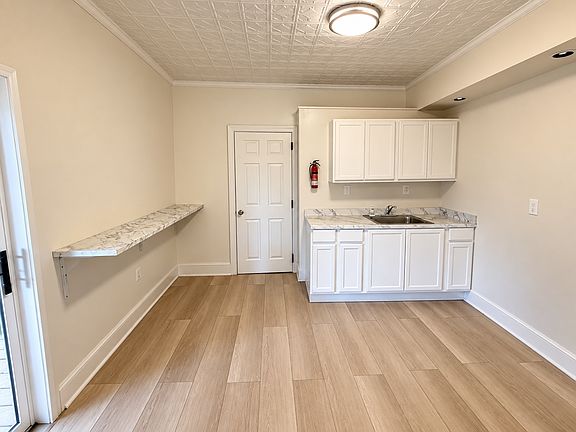 4th image of 145 William St