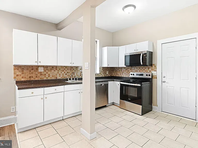 2 bed, 1000 sqft, $1,750 — Photo 1