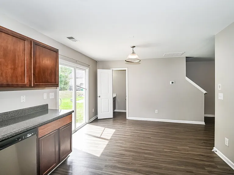 818 Rook Rd — Photo 7