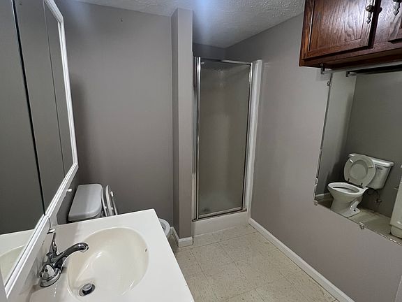 4th image of 2119 Daviess St #B
