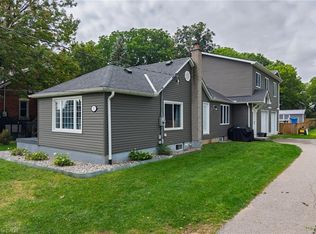 78 Oak St, Norfolk County, ON N3Y 3J8