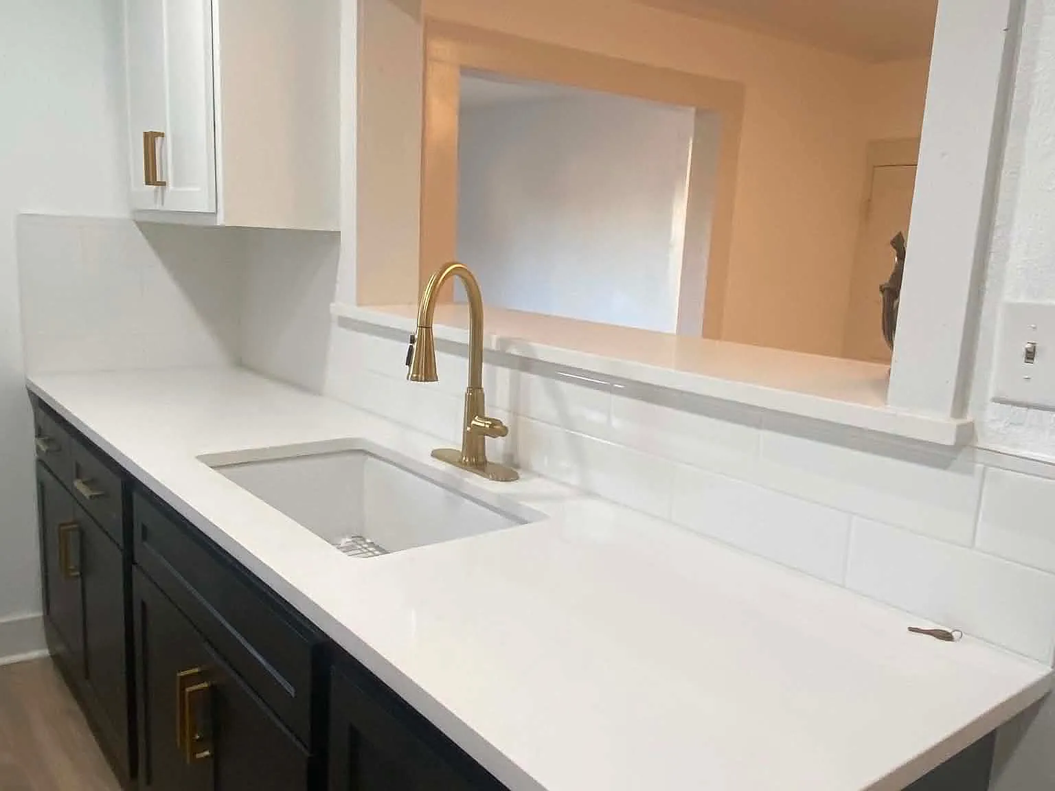 3 bed, 1380 sqft, $2,200 — Photo 4
